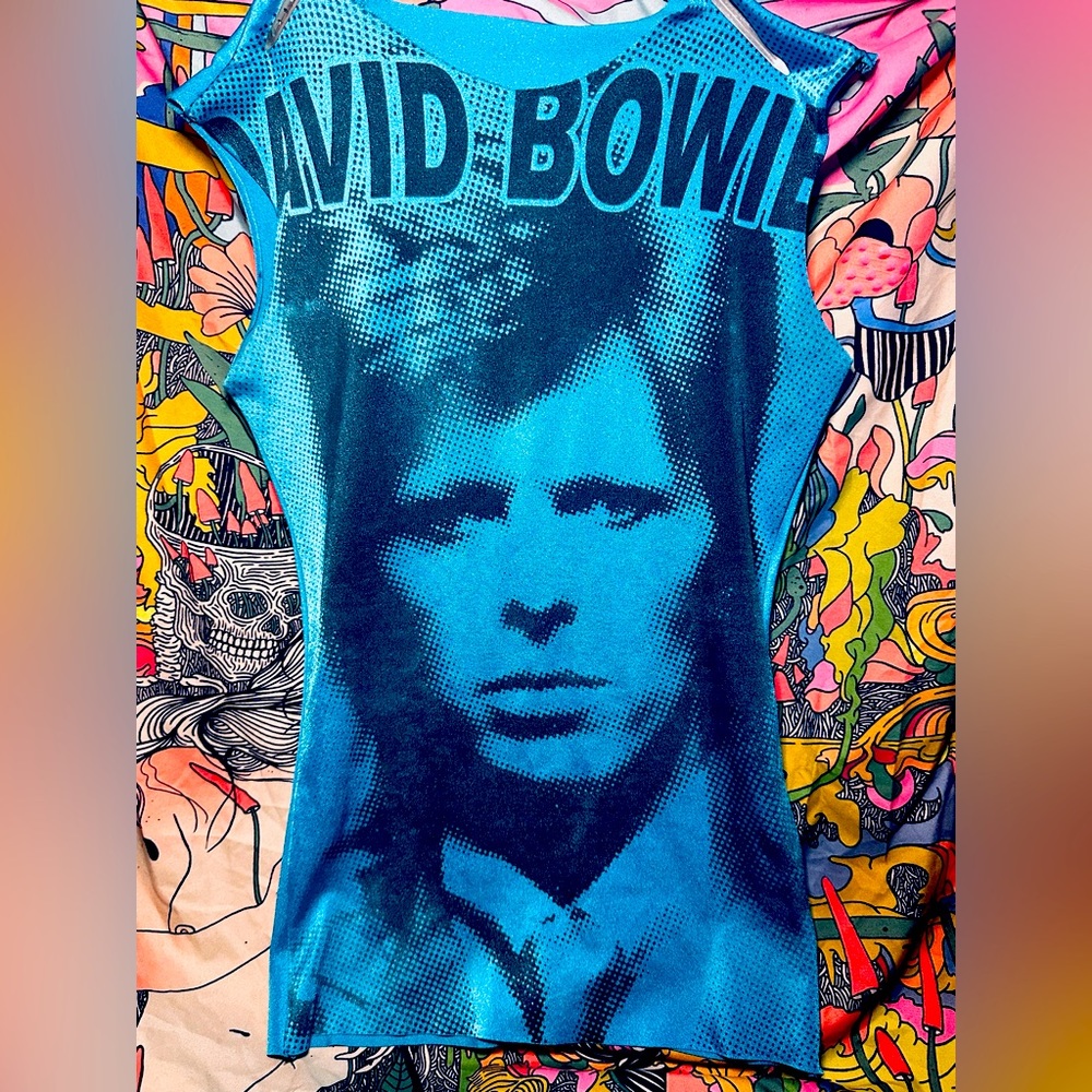 - Rare David Bowie T-shirt band rock and roll punk-by Glamhead. Worn once.
